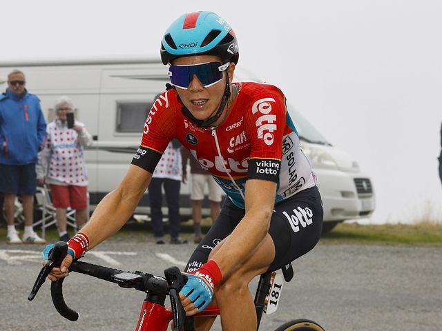 Thalita de Jong vecht zich een weg naar top 10 in eindklassement Tour de France Femmes