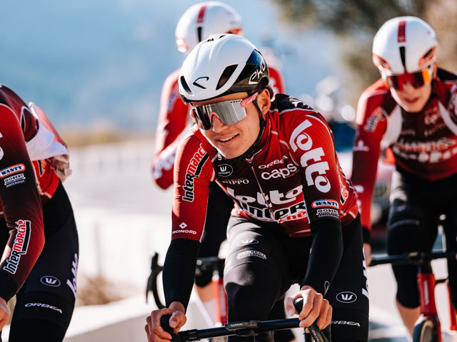 Lotto-Intermarché poursuit sa mission: le jeune talent Jarno Widar prolonge son contrat jusqu’en 2028