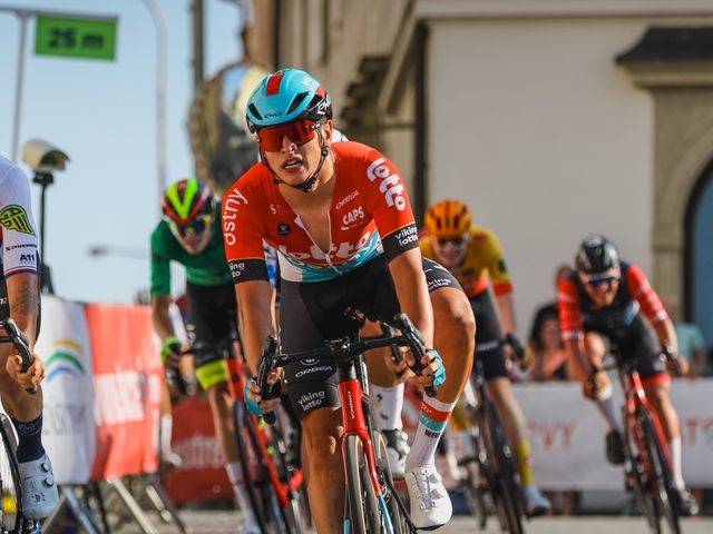 Steffen De Schuyteneer neemt groene trui in West Bohemia Tour