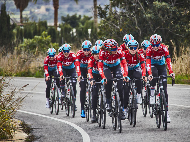 Lotto Dstny Ladies: opleiden, stappen zetten en scoren