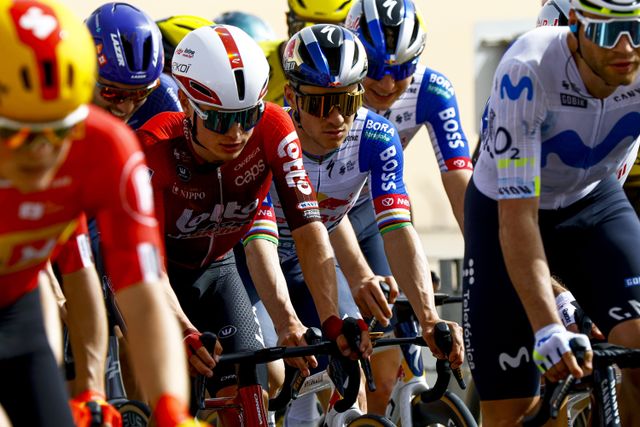 Achtste plaats voor Van Eetvelt in openingsrit van de UAE Tour