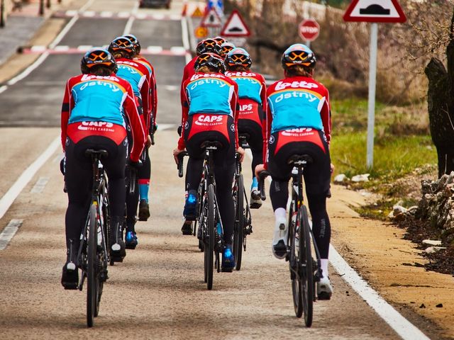 Lotto Dstny Ladies Team kondigt selectie voor 2024 aan