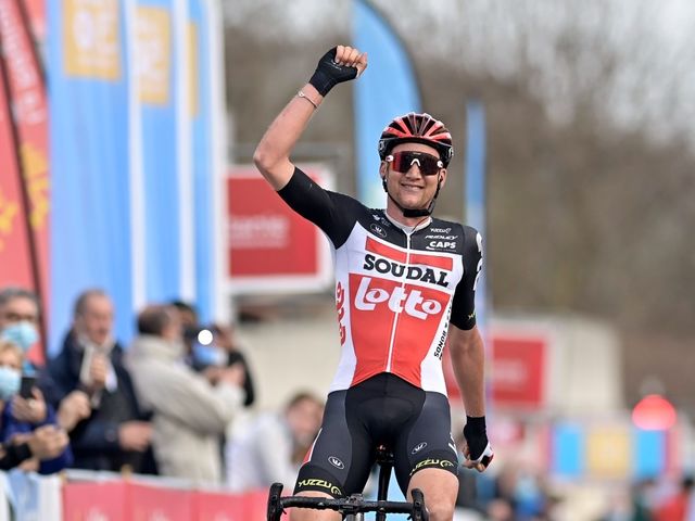 Wellens solos to stage victory and leader’s jersey in Etoile de Bessèges