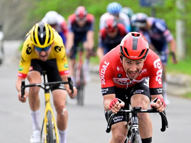 Strong Victor Campenaerts 4th at Dwars door Vlaanderen