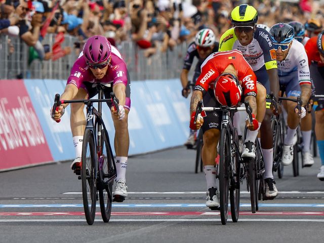 Caleb Ewan close to victory on stage six of the Giro