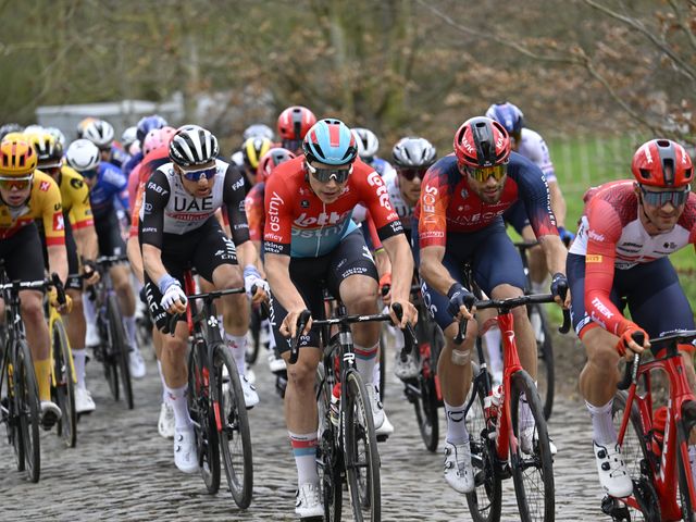 Arnaud De Lie sixth in exciting Dwars door Vlaanderen