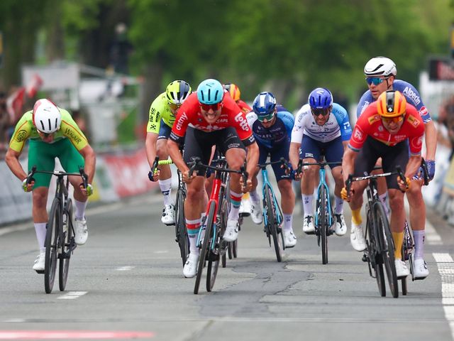 Jarne Van de Paar sprints to a 2nd place in the Elfstedenronde