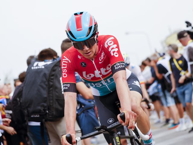Maxim Van Gils at the start of Clásica San Sebastián: "Hoping for a sprint with a small group"