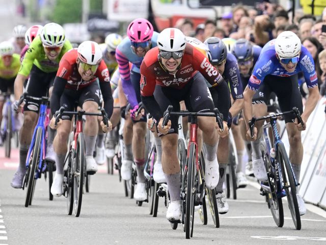 Strong team work powers De Lie to victory in Famenne Ardenne Classic