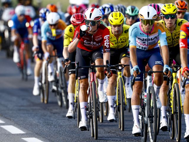 Lennert Van Eetvelt tankt vertrouwen uit zevende plaats in vierde etappe van de Giro d’Italia