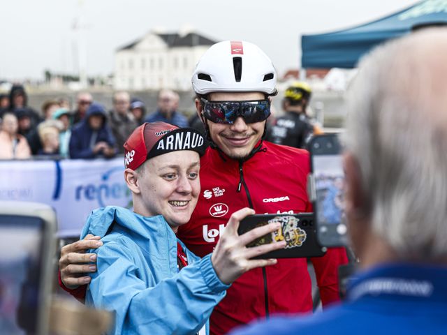 Ward enjoys dream day behind the scenes at Renewi Tour thanks to Lotto-Intermarché and Make-A-Wish