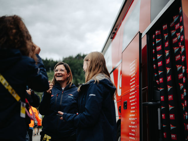 Sportdirecteur Grace Verbeke kijkt terug op een succesvolle eerste Tour de France Femmes met Lotto Dstny Ladies