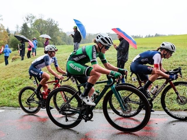 Lucy Bénézet Minns signs with the Lotto Dstny Ladies