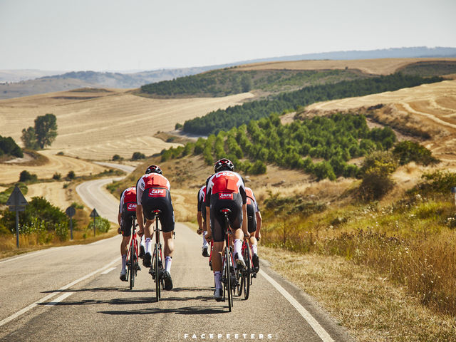 Hola, España! Een eerste trainingsrit op Spaanse bodem.