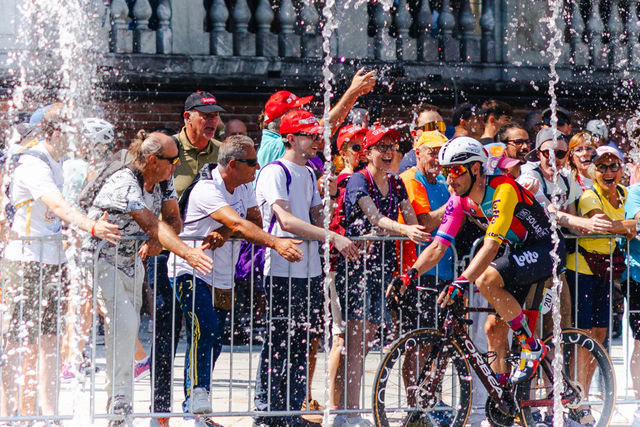 Fourth place for Elia Viviani in opening stage of La Vuelta