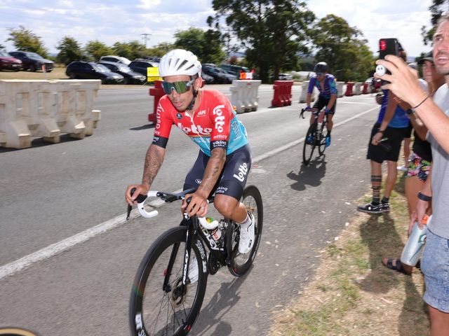 Caleb Ewan puts up a big fight at extremely tough Australian nationals