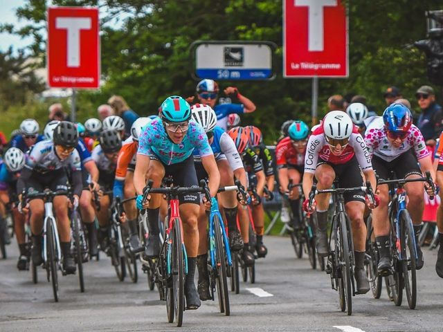 Thalita de Jong pakt berg- en puntentrui in Bretagne Ladies Tour