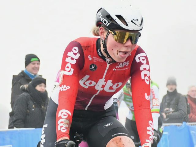 Sterre Vervloet kroont zich tot Belgisch U23 kampioen veldrijden