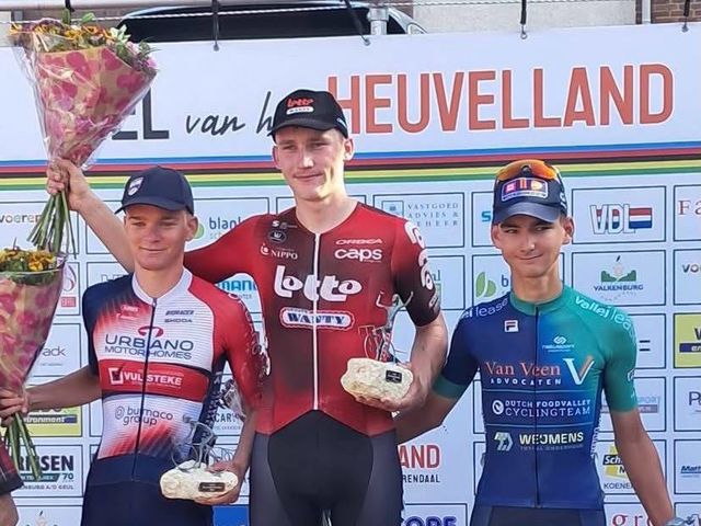 Victor Vaneeckhoutte boekt emotionele overwinning in Hel van het Heuvelland