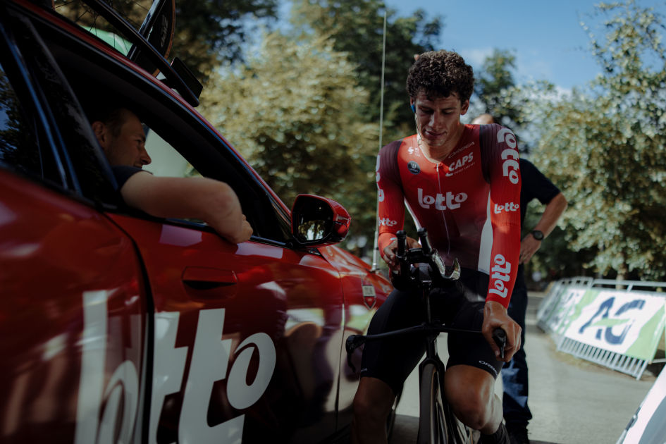Alec Segaert takes 2nd place in strong time trial at the Tour of ...